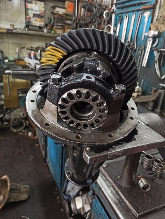 Ремонт редуктора  ледкрузер лендркузер