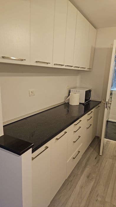 Vând apartament în Năvodari, zona centrală, cu 2 camere