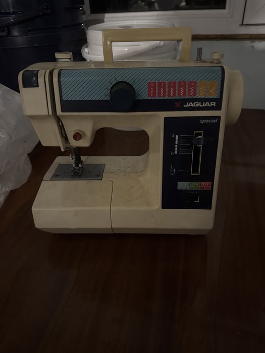 Продается швейная машинка