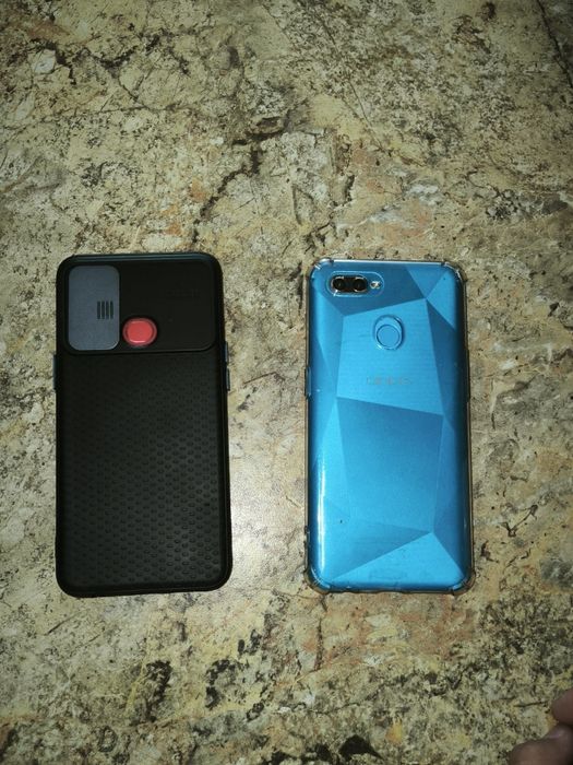 Продам два телефона самсунг и оппо