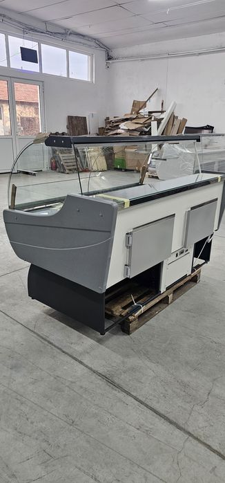 Хладилна витрина 180х110