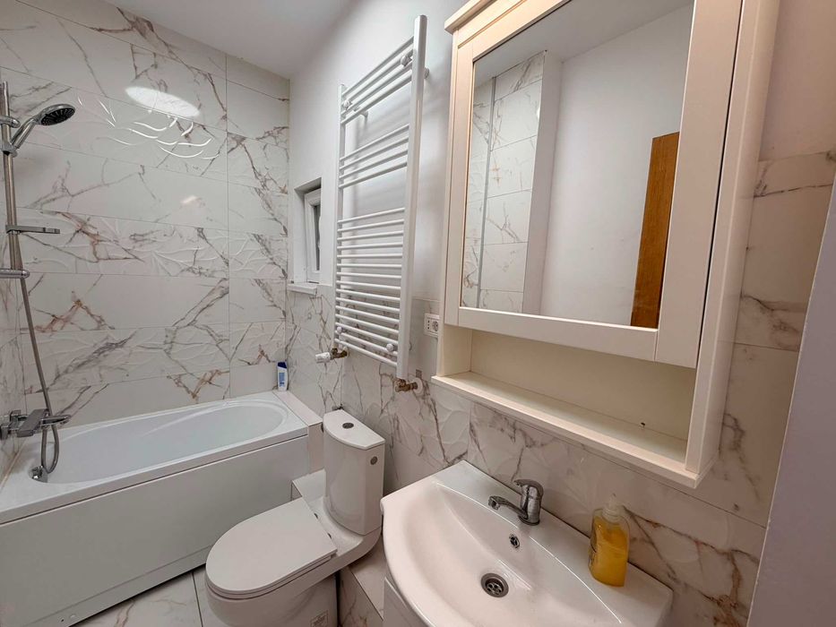 Proprietar inchiriez apartament Central - Banu Manta - 2 camere in vila