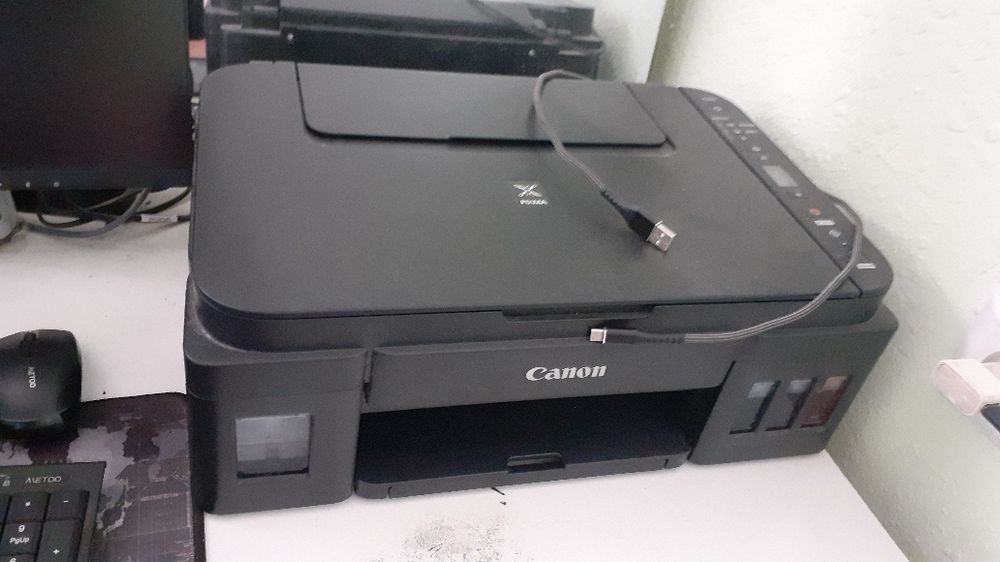 Õyinbop kompyuter va rangli printer sotiladi