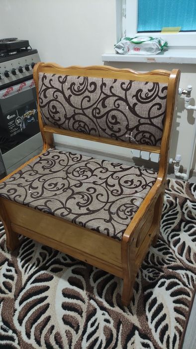 Продам Кухонный уголок .