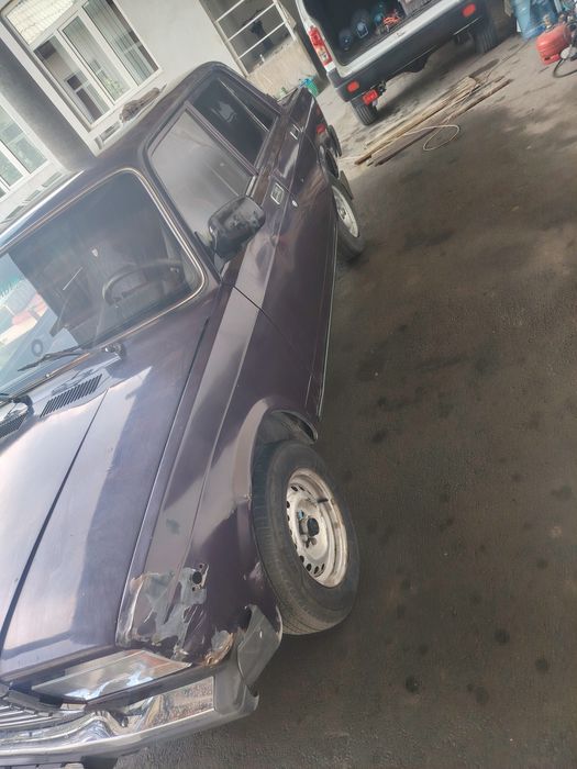 Vaz 2107 sotiladi 2000 yil