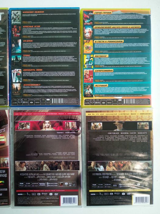 8 дисков с фильмами отличного качества
