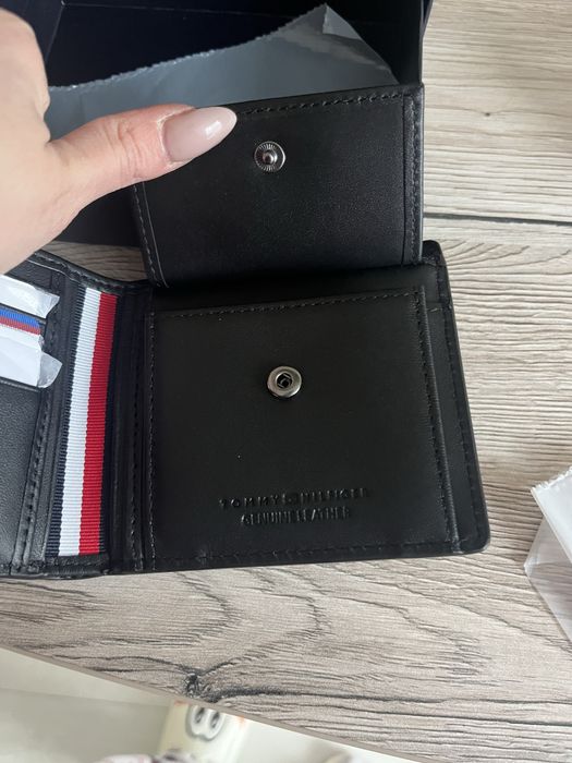 Оригинален кожен портфейл Tommy Hilfiger