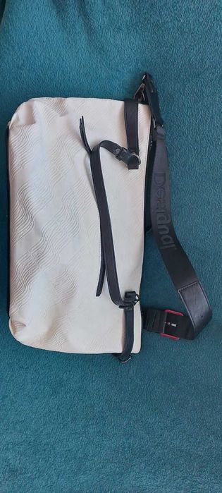 Чанта Desigual, спортно-елегантна