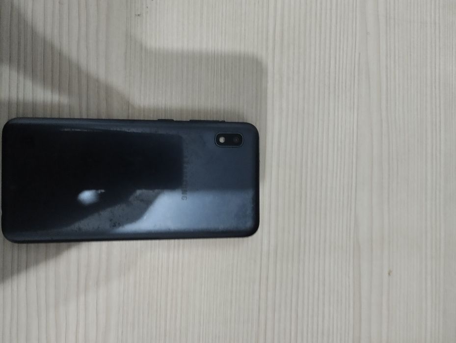 Продам смартфон Samsung a10
