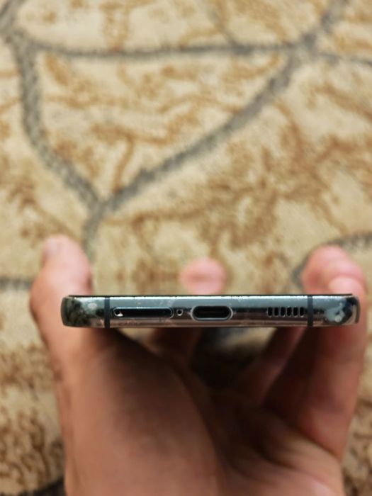 Samsung Galaxy s22 plus