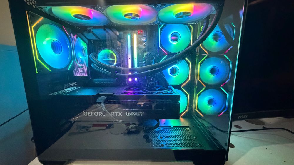 Продавам геймърски компютър – Ryzen 9 9900X3D / RTX 4070 Ti / DDR5