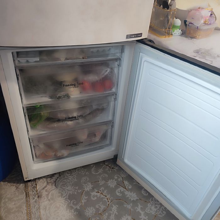 Холодильник LG  двухкамерный