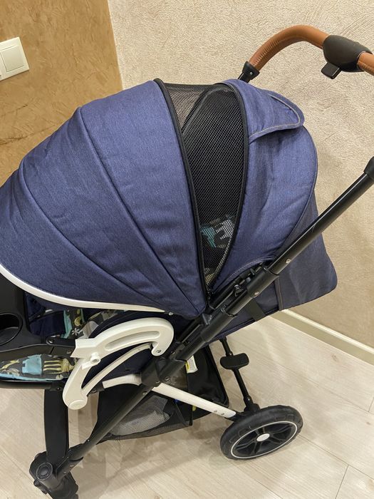 Коляска новая