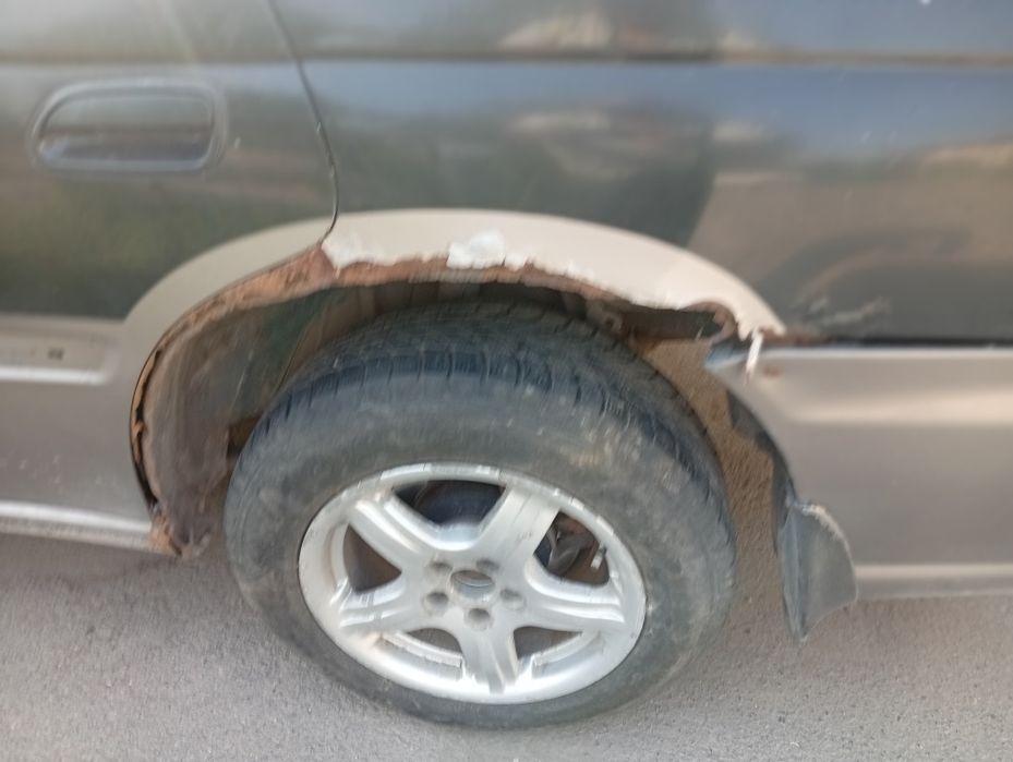 Продам subaru outback 1998 года универсал,