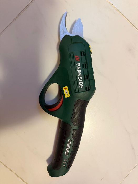 Foarfecă electrică