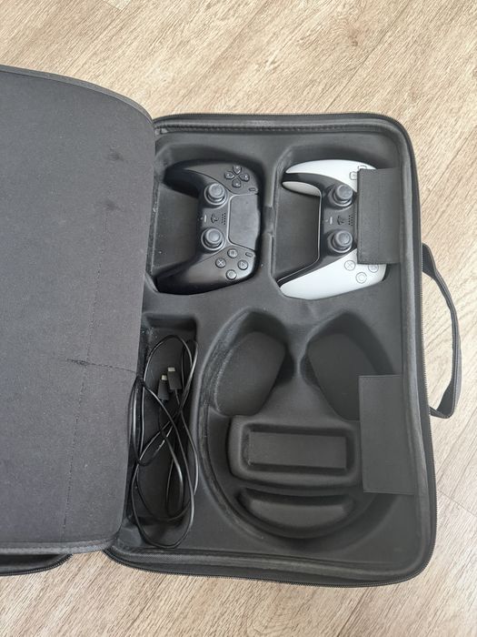 PS 5 +2 джостика в идеялном