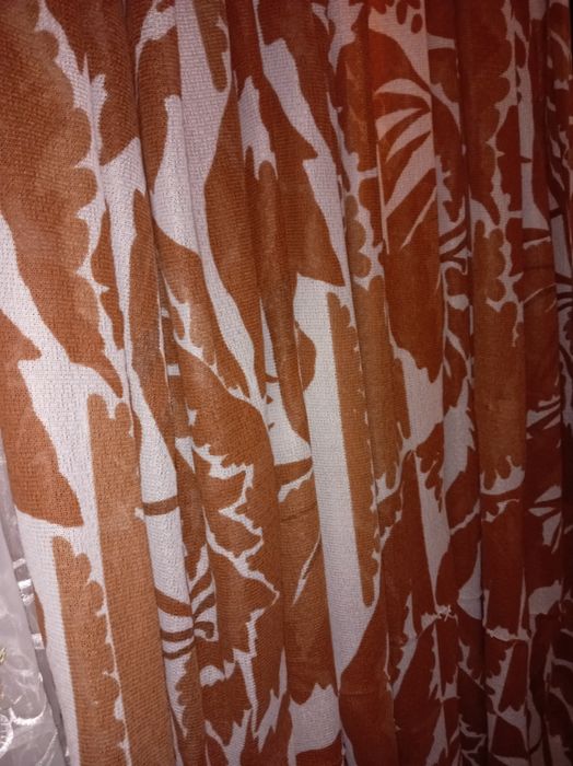 Продам тюль 4 *230 см, шторы 310*280 см