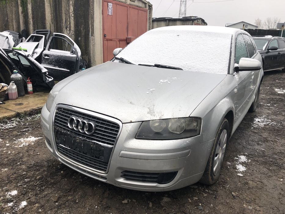 Usa portiera dreapta alb Skoda Octavia 2 facelift 1.6 BSE oglinda 2010