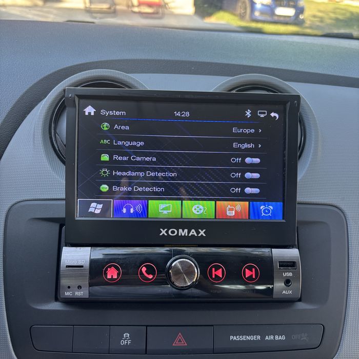 Navigație Auto 1 DIN XOMAX XM-V762 - Ecran Rabatabil 7", Bluetooth, USB, AUX & Cameră Marșarier