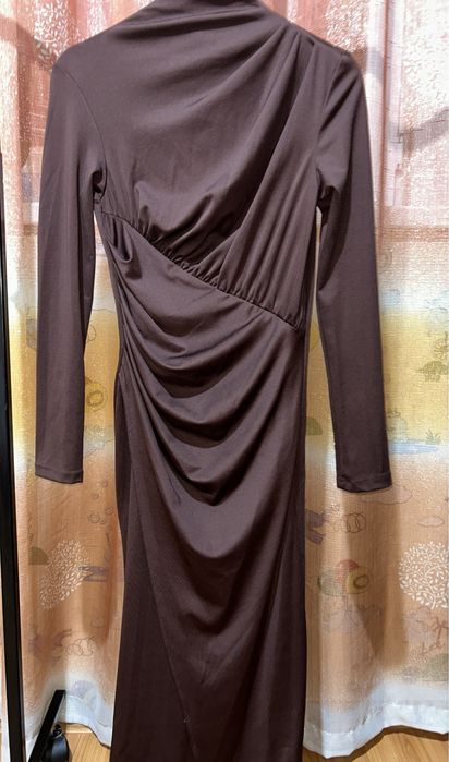 коричневое платье