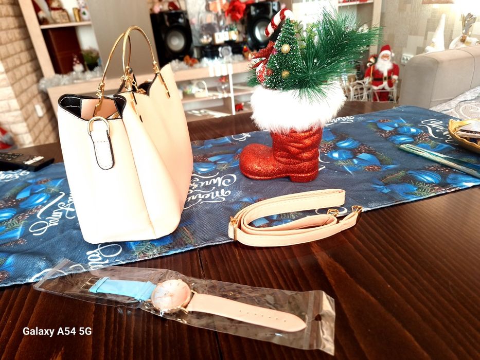 Дамска чанта плюс часовник