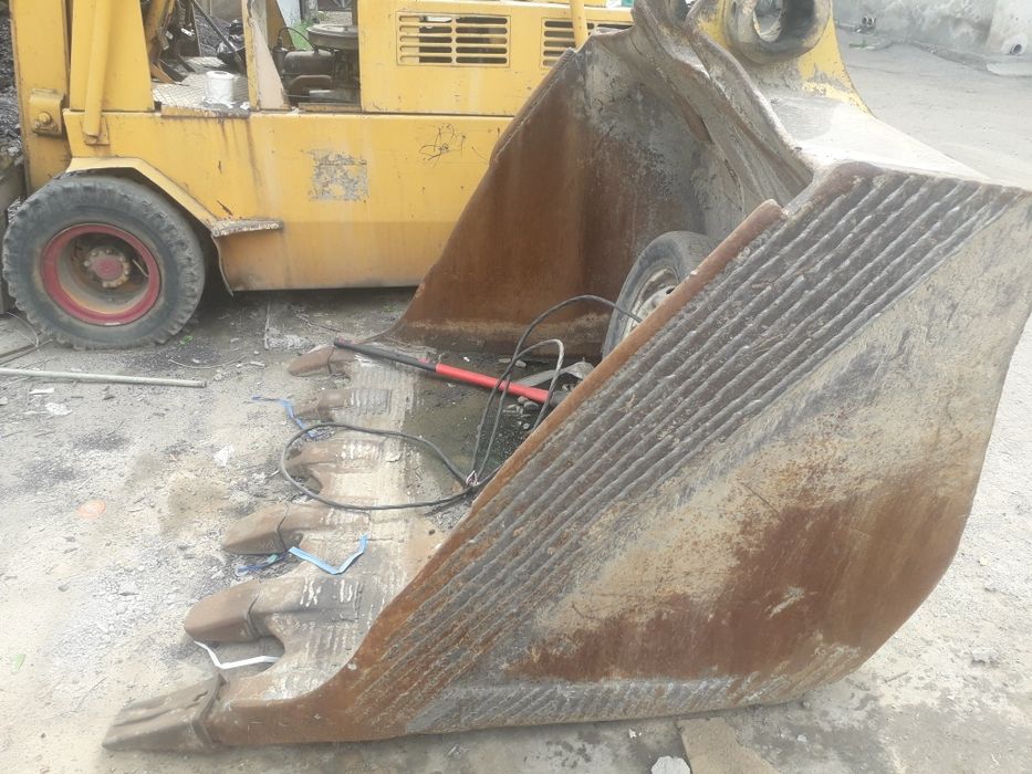 Ковш от экскаватора