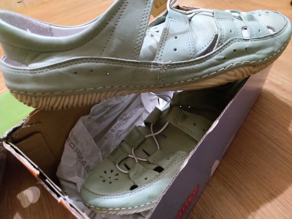 Слипоны, кроссовки новые, сандалии