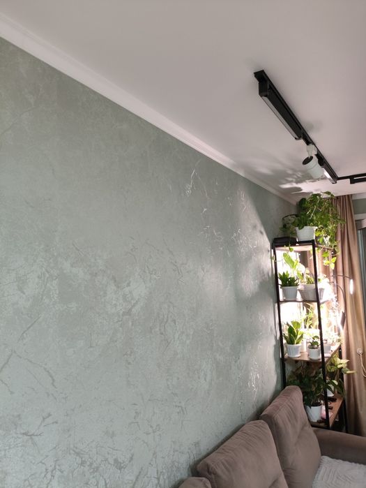 Поклейка обоев / галтелей