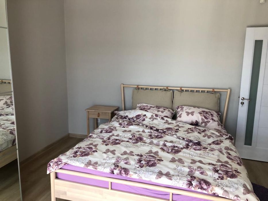 Inchiriez apartament la casa, in suprafata de 135 mp util