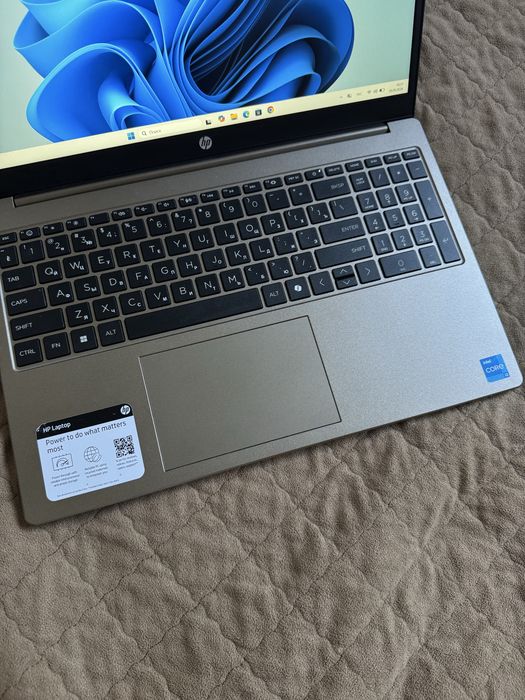 Сенсорный ноутбук HP core i3