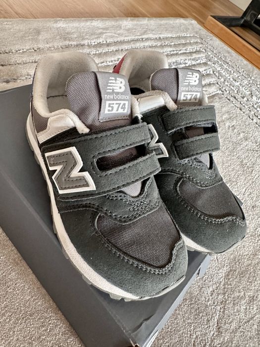 Adidasi Nike Balance noi