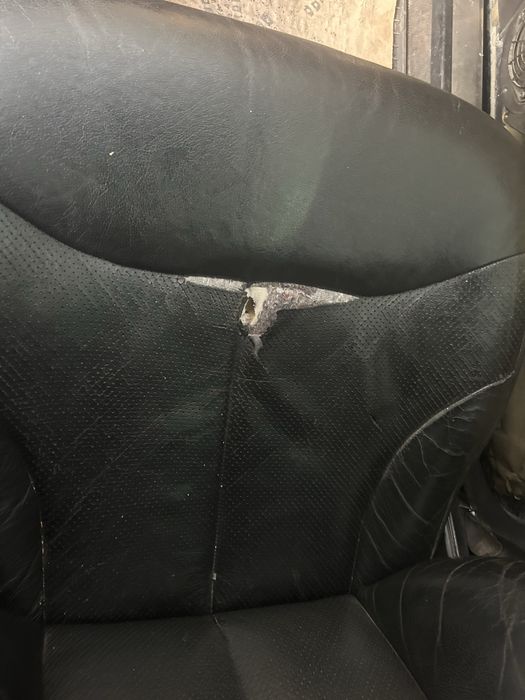 Передние сидиенья