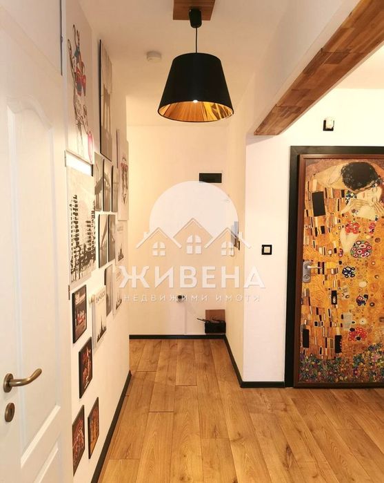 Продава се Тристаен апартамент в Варна, Възраждане 4 - 134 кв.м за 1612 €/кв.м - Снимка #12