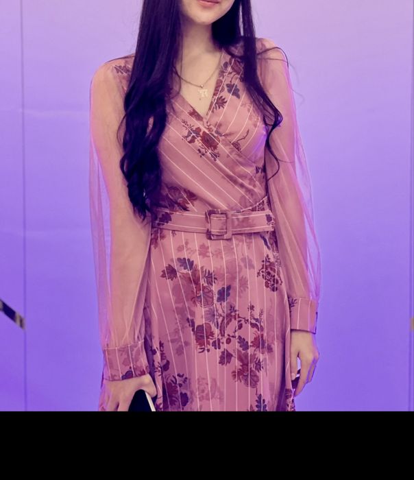 Продам красивое платье 42 размер..