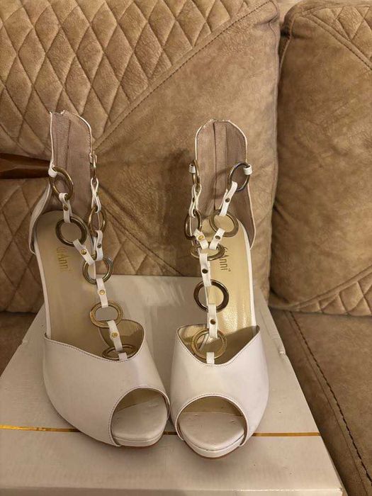 Сандали Gianni номер 38