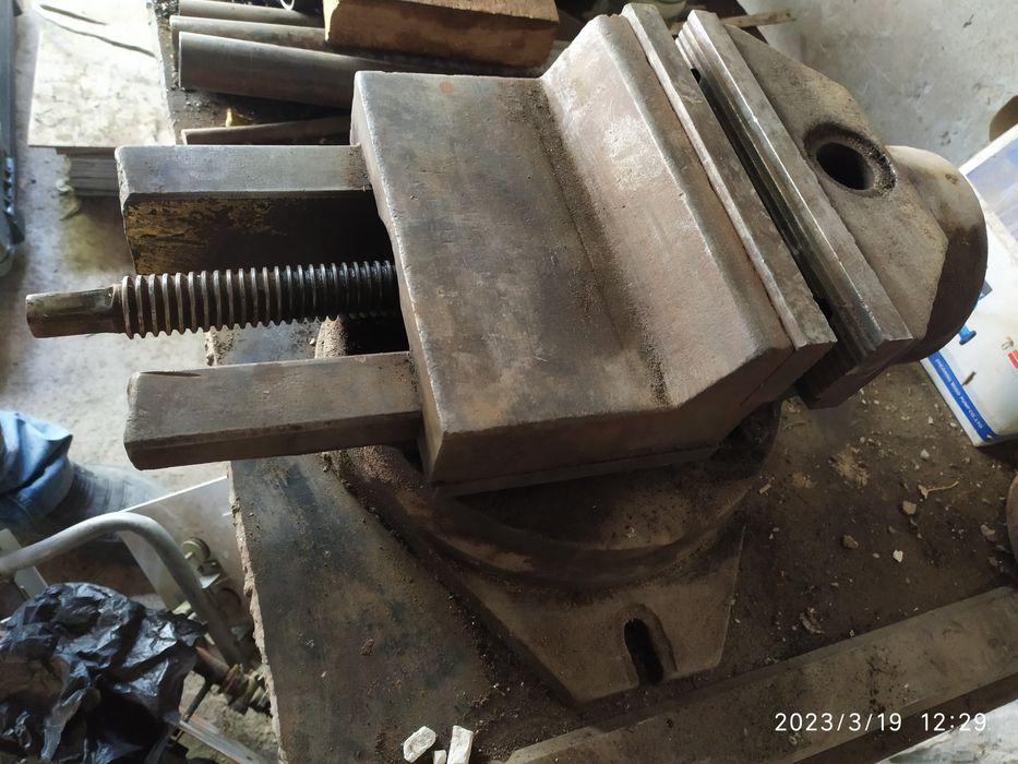 Тиски слесарные 25 см