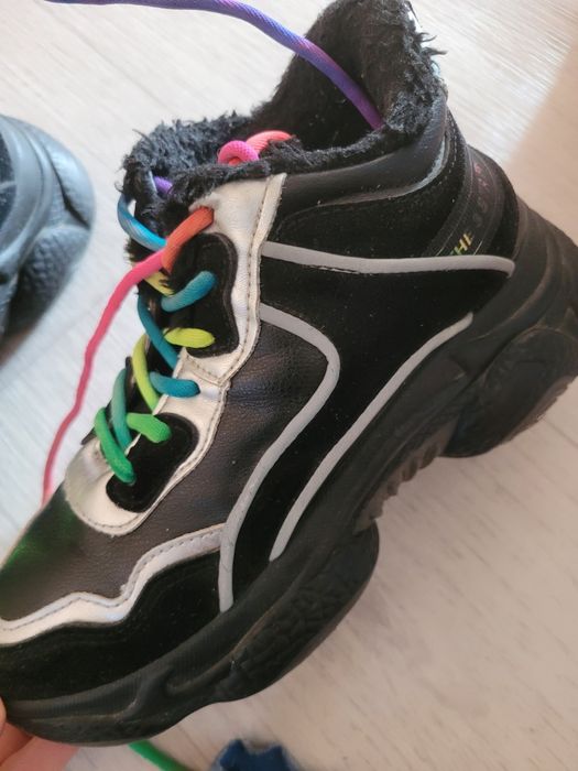 Продам обувь на девочку. 34.36.37 р