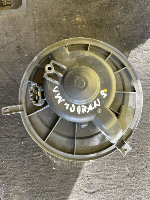 Ventilator  Habitaclu Vw Touran 3 Pret 250 lei