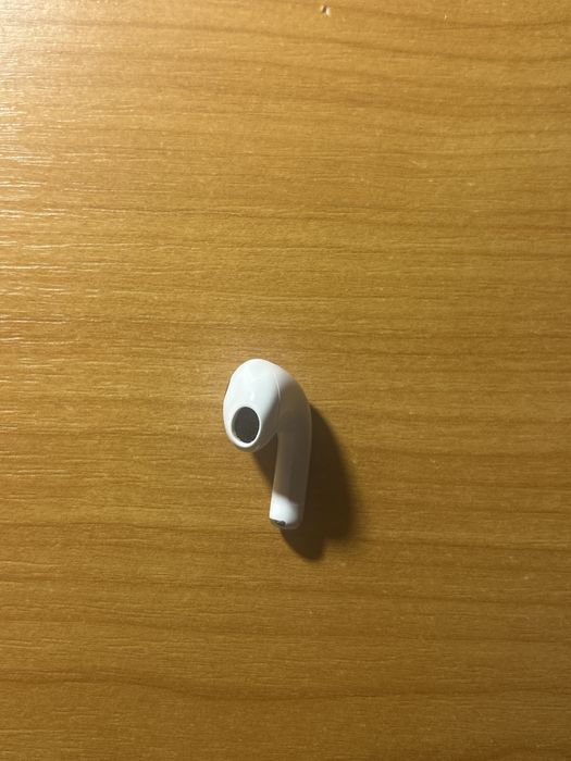 casca stanga airpods 3