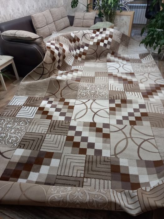 Ковёр б/у в отличном состоянии