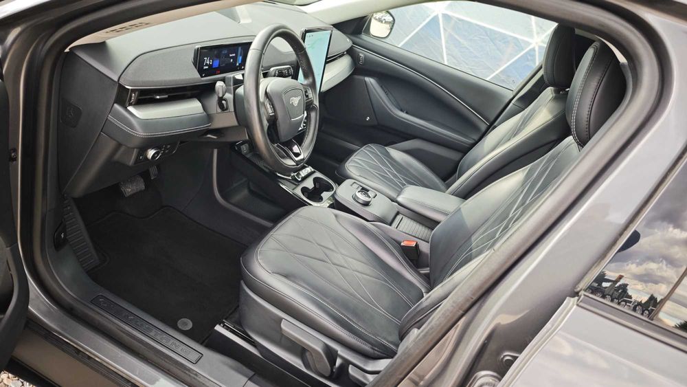 Ford Mustang Mach-E electric drive 216 kW 294ks 99kwh
