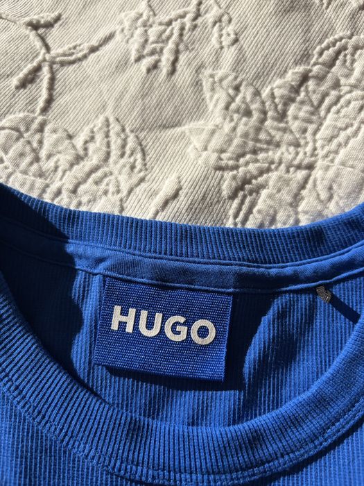Оригинален топ Hugo