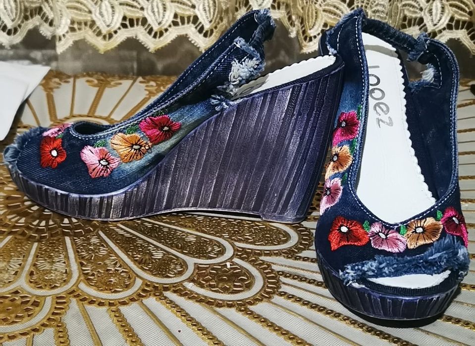 Продам женскую обувь