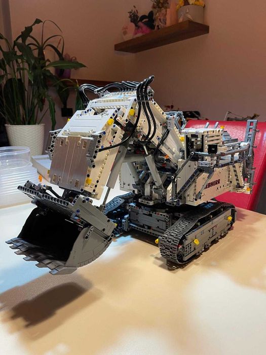 LEGO Technic 42100 Liebherr R9800