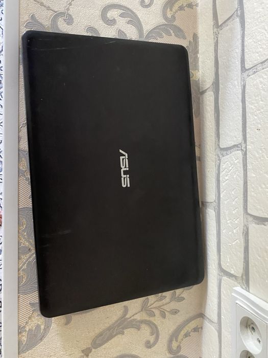 Noutbuk Asus Nukus