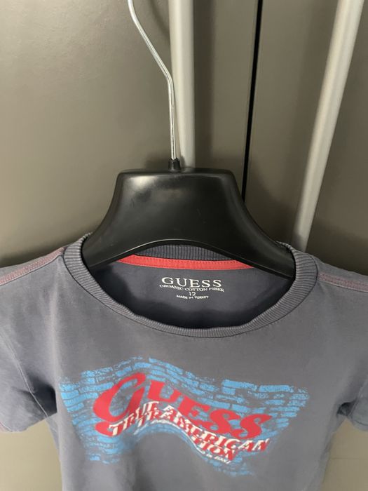 Тениски на Guess и Diesel
