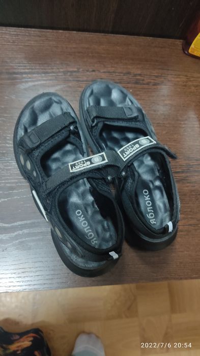 Продам сандали на мальчика