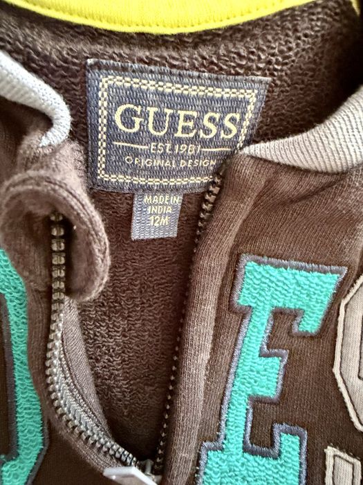 Екип за 12 месеца Guess