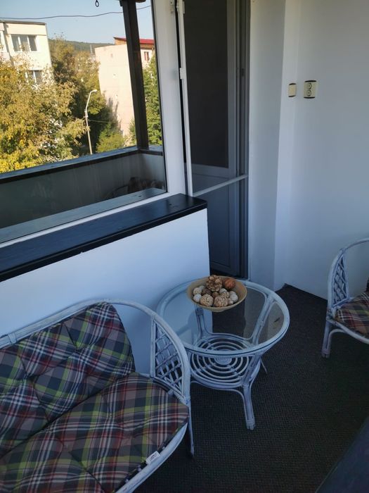 Vând apartament 2 camere semidecomandat et 3 / 3