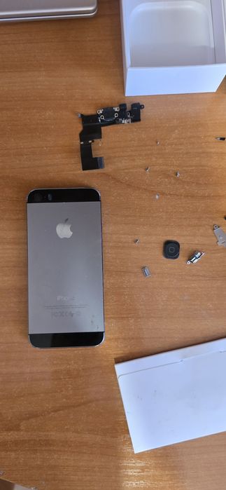 Продам корпус задную панель на айфон 5s